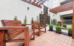 Bem No Centro, Cozinha Completa, Varanda E Garagem