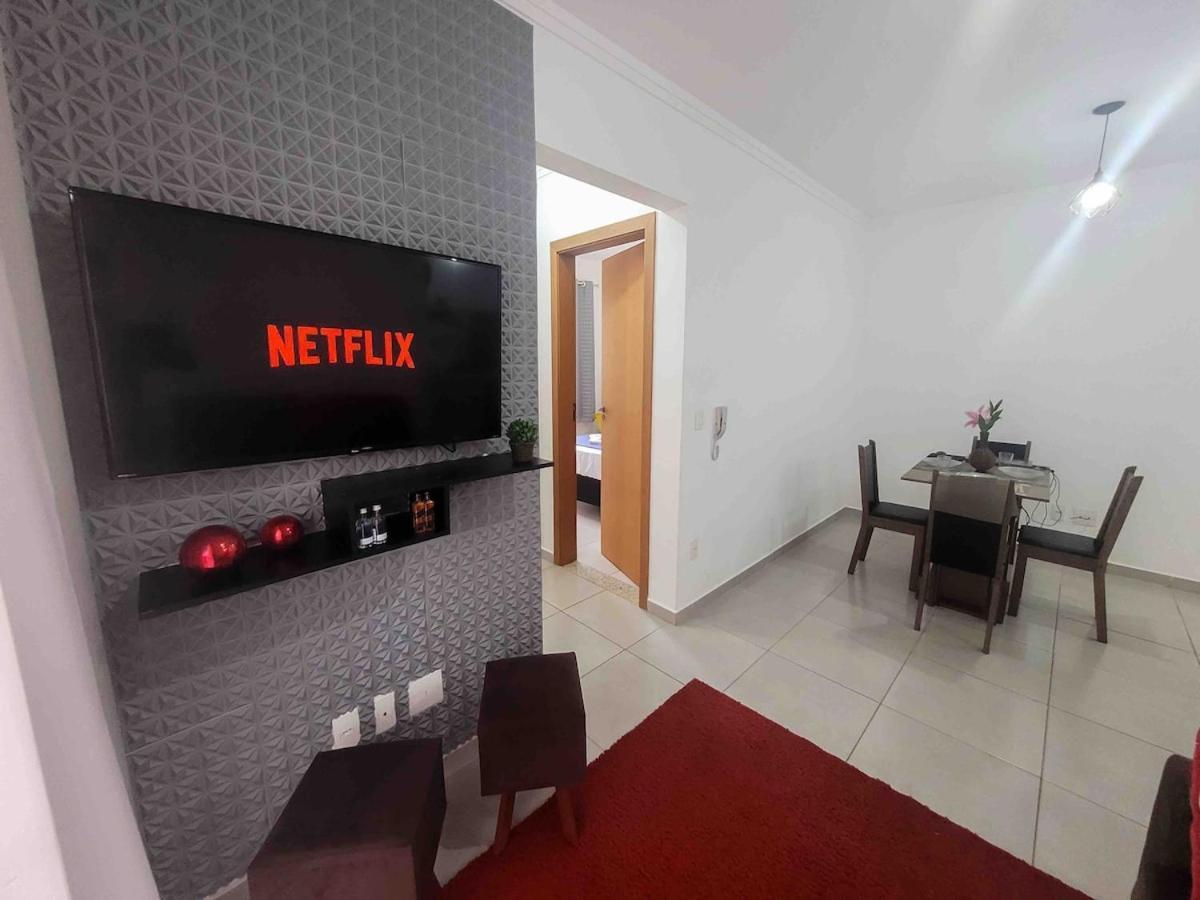Bem No Centro, Cozinha Completa, Varanda E Garagem Poços de Caldas Exterior foto