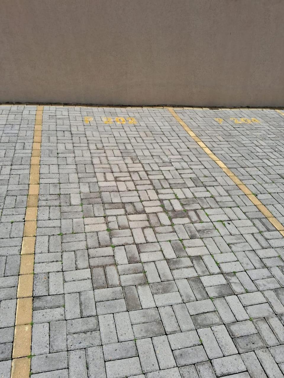 Bem No Centro, Cozinha Completa, Varanda E Garagem Poços de Caldas Exterior foto
