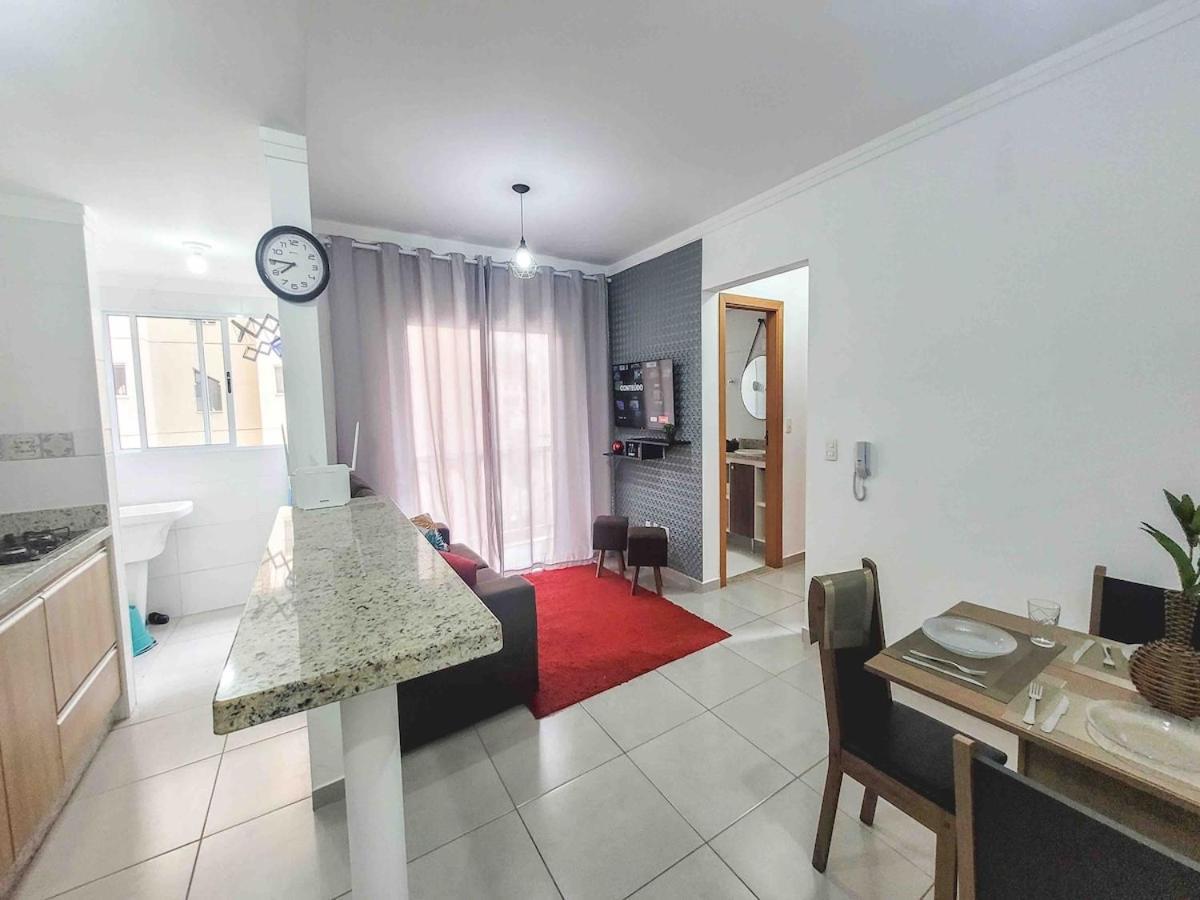 Bem No Centro, Cozinha Completa, Varanda E Garagem Poços de Caldas Exterior foto